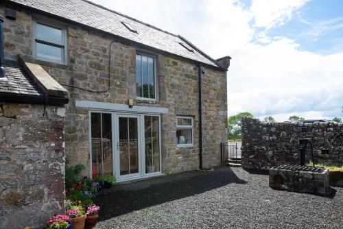 Exterior view, Vesta View & Shepherds Retreat in Newbrough