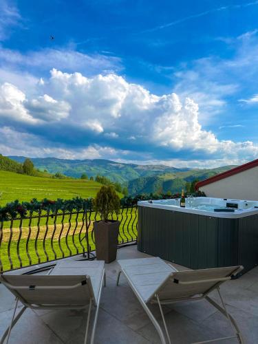 Karstais baseins, Hotel Măgura Jina in Jina