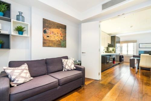 A Stunning Three Bedroom Home in Mayfair, Londýn (fotografie 6)