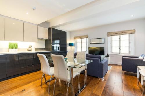 A Stunning Three Bedroom Home in Mayfair, Londýn (fotografie 9)