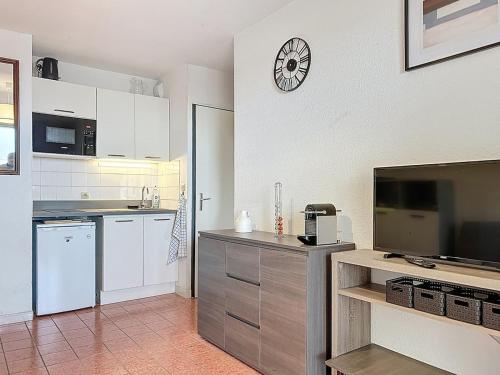 ห้องครัว, Le Thalio - Swimming pool - Air conditioning in กรุยส์สัน