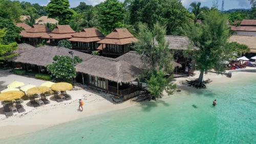 Anda Resort Koh Lipe Room Type - Deluxe Beach Front
