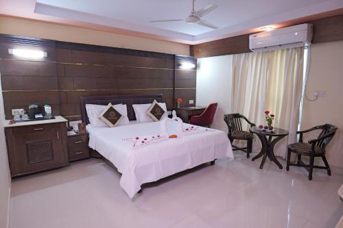 room detail thumbnail 1