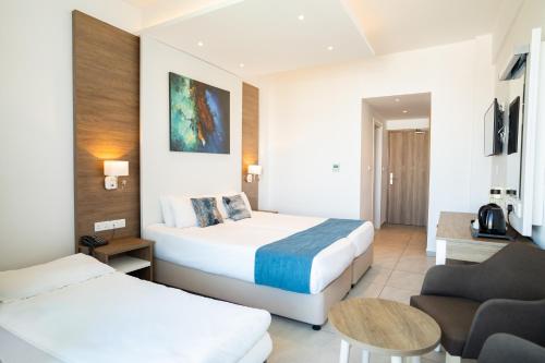 Gaia Sun N Blue Hotel - image 4