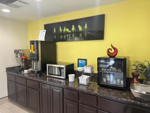 อาหารและเครื่องดื่ม, Super 8 By Wyndham Petersburg in ปีเตอร์เบิร์ก (VA)