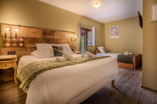 1 double bed, 2 sofa beds