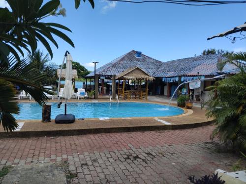 Water's Edge Resort , 5