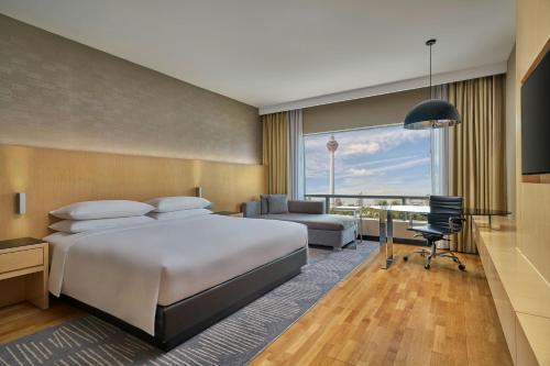 Renaissance Kuala Lumpur Hotel & Convention Centre, Куала-Лумпур (фото 9)