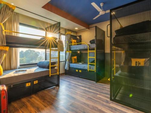 1 bunk bed