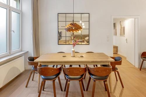 Large and Central Boutique 5-Bedroom Berlin Apartment, Berlín