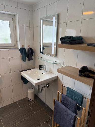 Fürdőszoba, 2-Zimmer Wohnoase in Ihrlerstein in Ihrlerstein