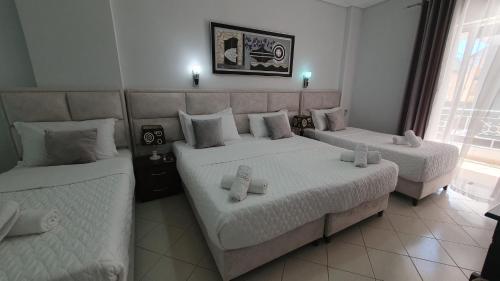 Quadruple Room image 10
