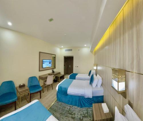 room detail thumbnail 1