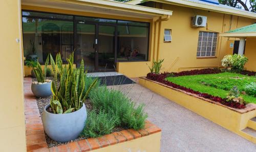 Casa Mia Lodge & Restaurant by null