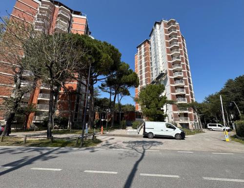 Apartment with stunning sea view - Wi-Fi, free parking, large terrace and comfort, Lignano Sabbiadoro (foto 2)