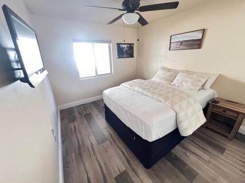 King Bed - Hot Tub, 3 Queens, Home away from home, Yuma (fotografie 10)
