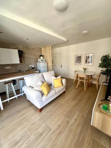 Sol, centro y playa in Poligono de San Isidro