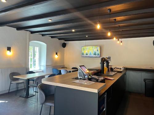 酒吧/高級酒吧, Le Moulin de Barette - Blavozy, 43700 Le Puy-en-Velay in 布拉瓦濟