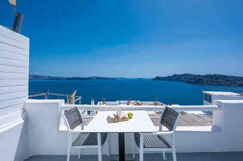 منظر, Diamond Luxury Suites Collection in أويا