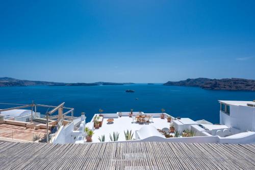 Diamond Luxury Suites Collection in أويا