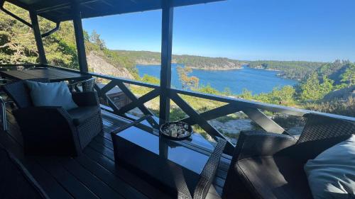 Cottage, boat, spa, private dock, Lillesand in Lillesand