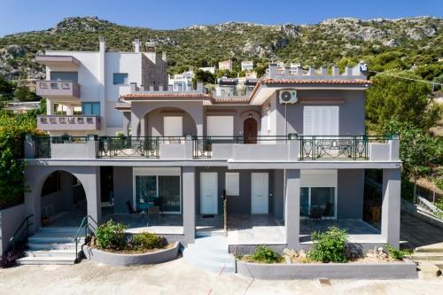 Spacious house with seaview, Pórto Ráfti (photo 3)