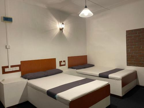 2 double beds