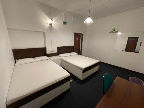 2 double beds