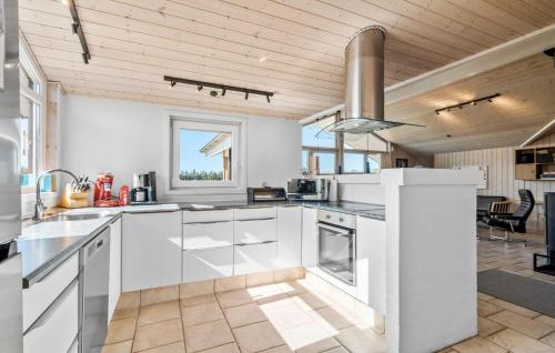 Kitchen, Holiday Home Sivsangervænget Tarm in Skuldbol