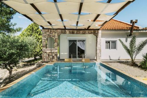 Villa with Private Pool image 10