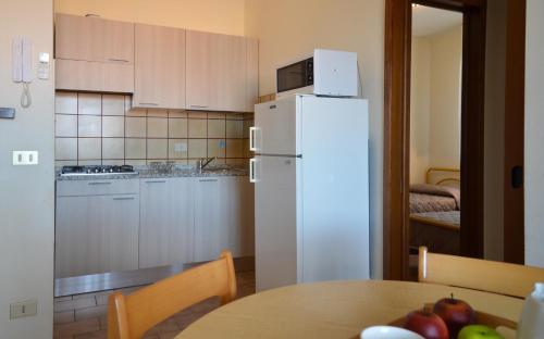 One-Bedroom Apartment image 5