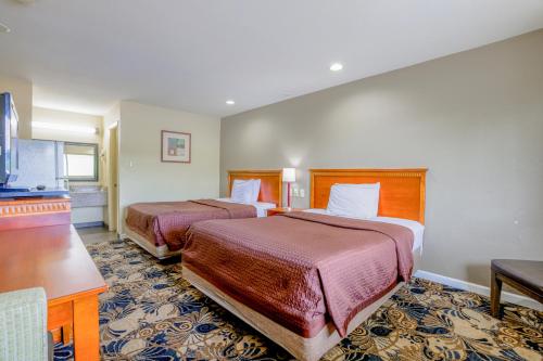 Budget Inn Natural Bridge - image 6