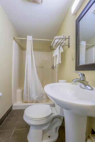 Budget Inn Natural Bridge - image 8