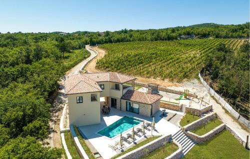 Amazing Home In Bartici With Wifi