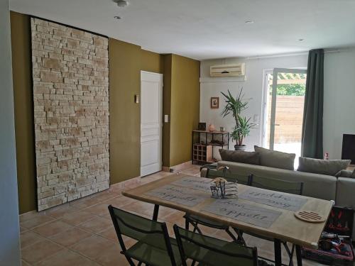 Iekārtas, Hébergement avec jardin (Hebergement avec jardin) in Le Garn