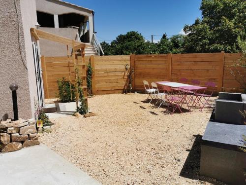 Iekārtas, Hébergement avec jardin (Hebergement avec jardin) in Le Garn