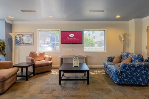 Watson's Regency Suites - 로비