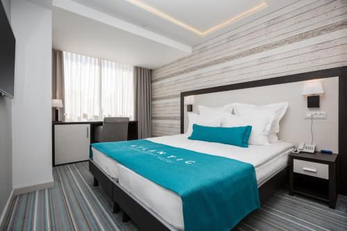 Atlantic Garden Resort Hotel in Arcadia