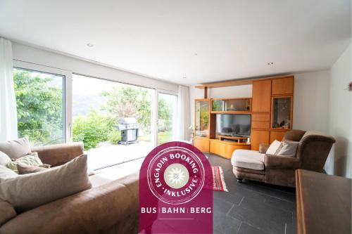 Chasa Emerita Moderne 3,5-Zimmer Terrassenwohnung mit Panoramablick in Scuol, Schweiz