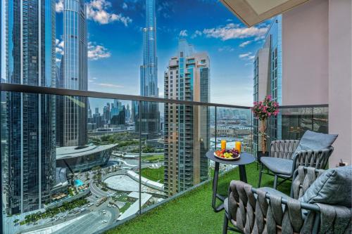 Spacious and Overlooking Burj & Fountains, Дубай