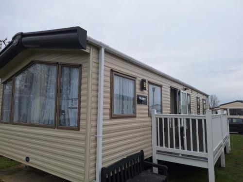 3 bedrooms, 6 beds