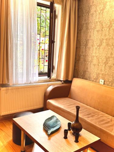 Private House , in the middle of the city, in 10 min. To Fabrika, Tbilisi (fotografie 8)