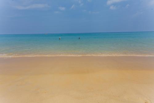 Room Actually - 해변