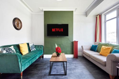 Grace Villa Home Near Leeds City in Beeston