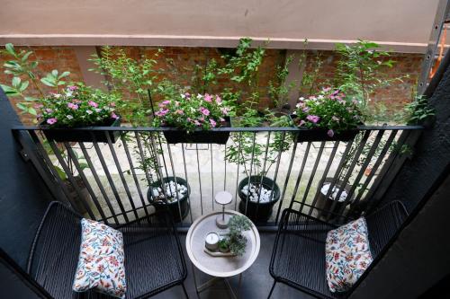 One-Bedroom Apartment image 10