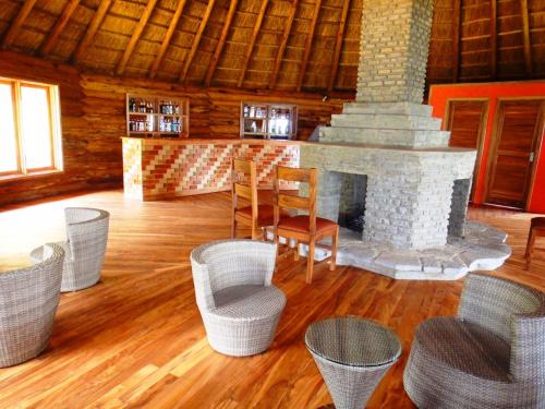 Trackers Safari Lodge Bwindi