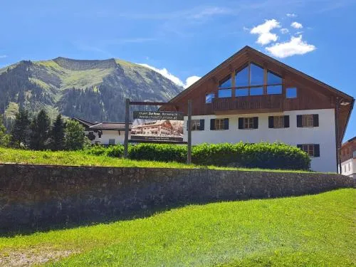 Chalet Zur Rose in Berwang bij de piste in Berwang, Österreich