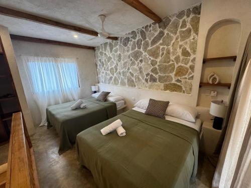 2 double beds