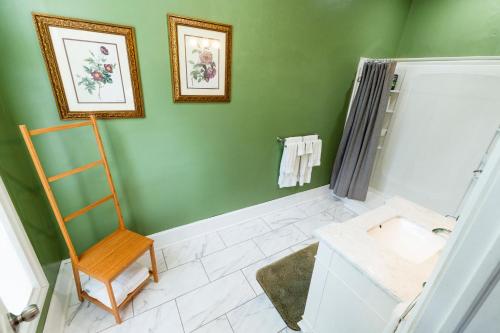 Gifford-Risley House Bed and Breakfast - image 13
