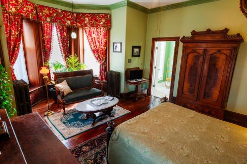 Gifford-Risley House Bed and Breakfast – Media, PA